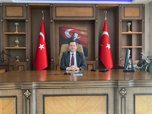 İlçe Kaymakamımız Sayın Yiğit Yaşar DEMİRER 19 Mayıs Atatürk’ü Anma Gençlik ve Spor Bayramı Dolayısıyla Bir Mesaj Yayımladı.